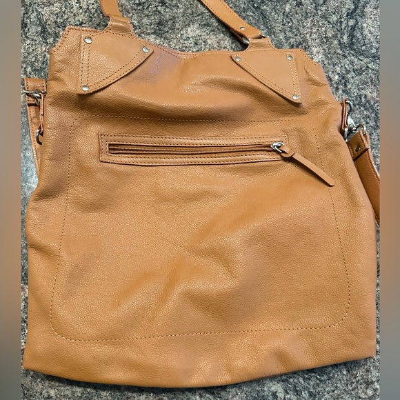 Made In ITALY Cristian Genuine Leather tan bag with removable shoulder strap. - Picture 5 of 11